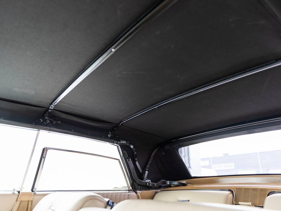 Bild 69/100 von Lincoln Continental Convertible (1965)