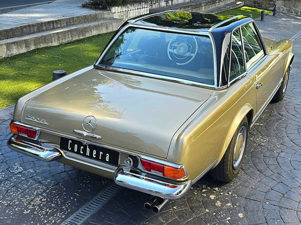 Image 19/21 of Mercedes-Benz 280 SL (1971)
