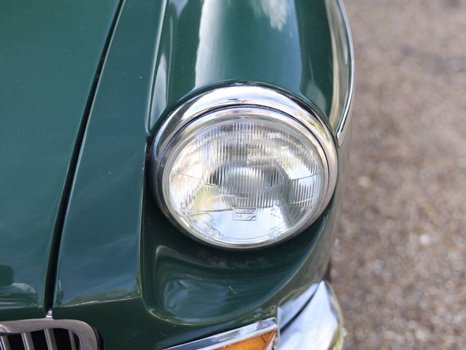 Bild 22/50 von MG MGB GT (1967)