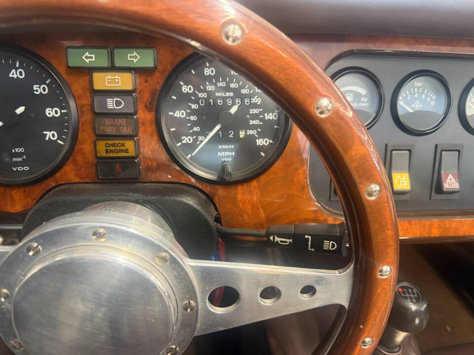 Bild 14/16 von Morgan Plus 8 (1993)