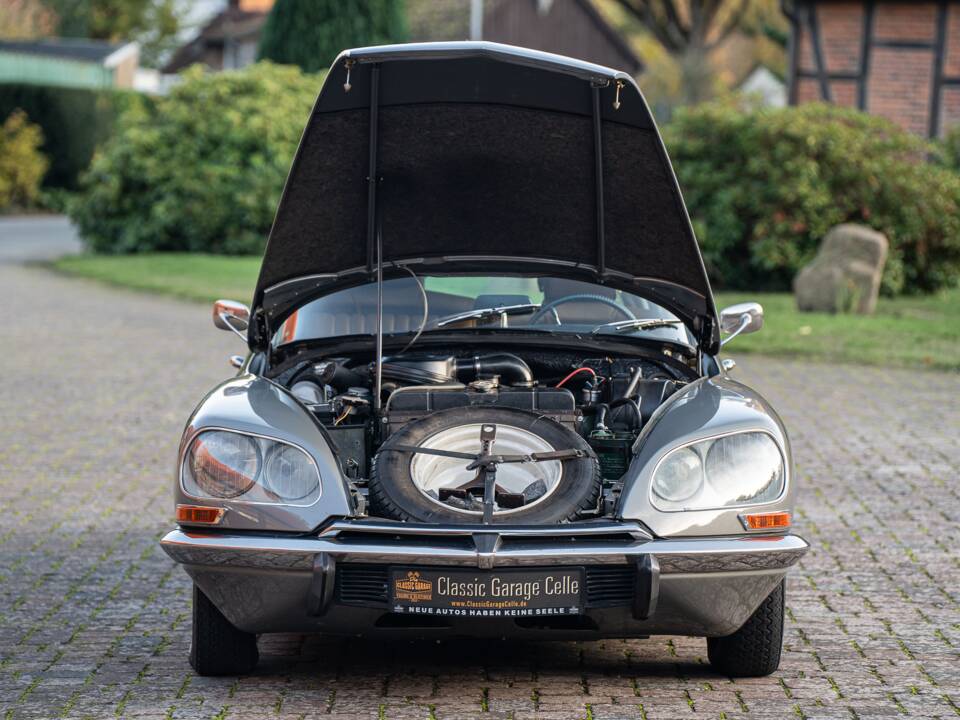 Image 8/44 of Citroën DS 21 (1968)