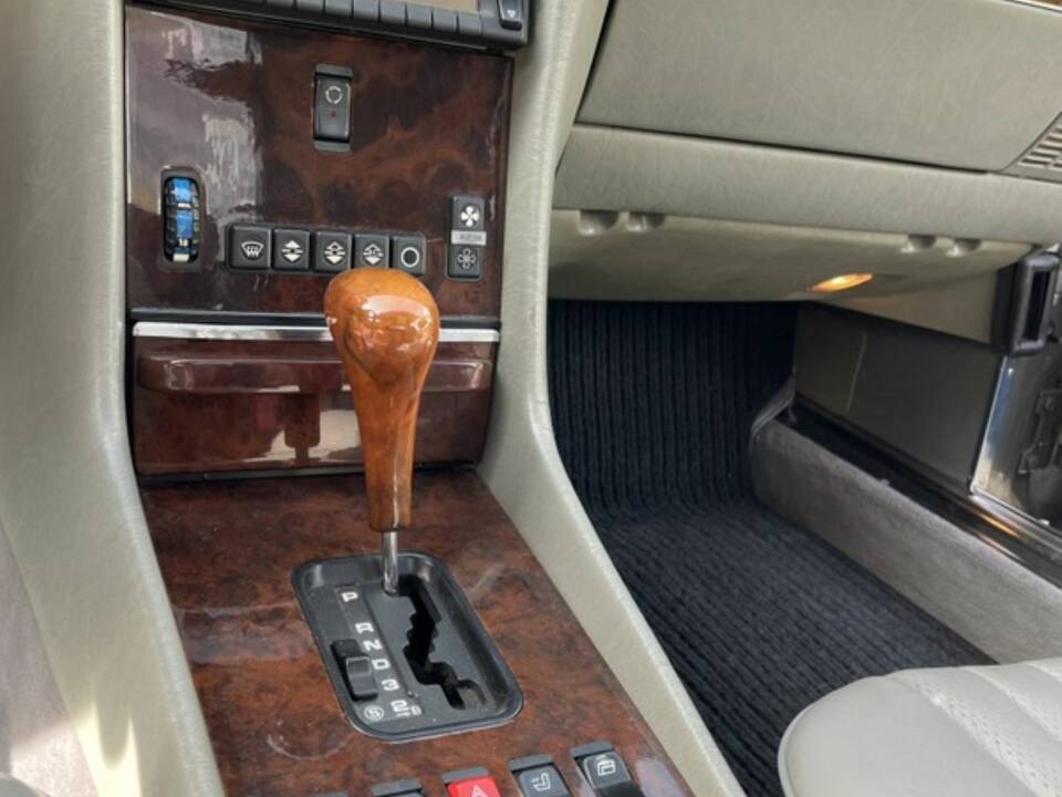 Immagine 21/56 di Mercedes-Benz 500 SL (1985)