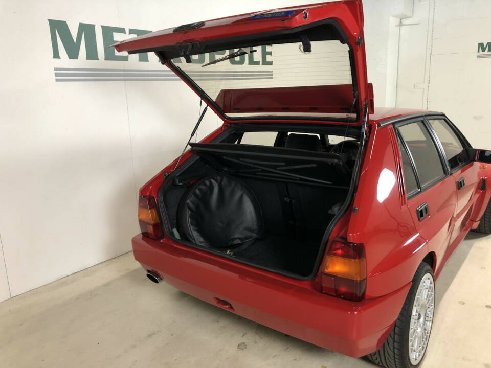 Image 12/33 of Lancia Delta HF Integrale Evoluzione I (1992)