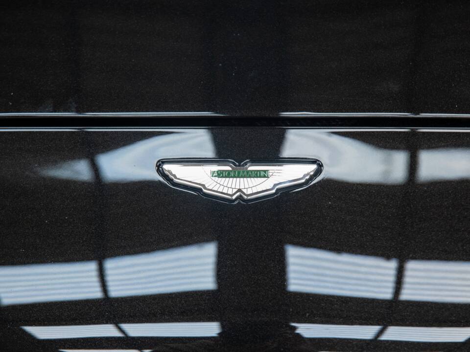 Image 43/50 de Aston Martin V12 Vanquish (2004)