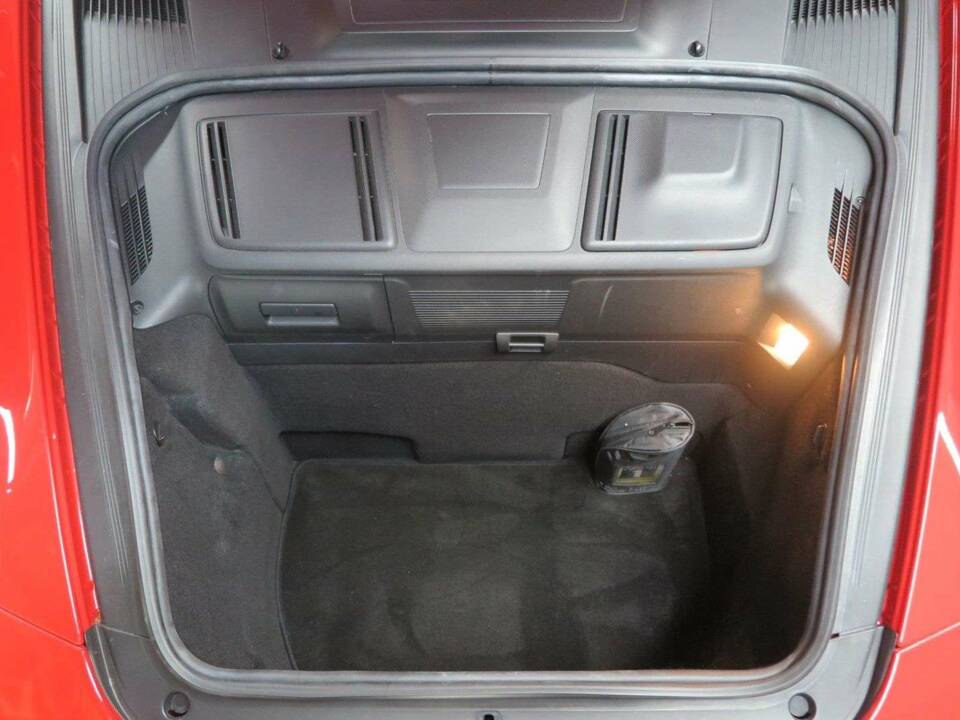 Image 27/50 of Porsche 911 Carrera 4S (2011)