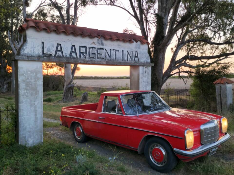 Imagen 2/8 de Mercedes-Benz 220 D (1973)