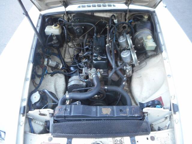 Image 16/21 of MG MGB (1980)