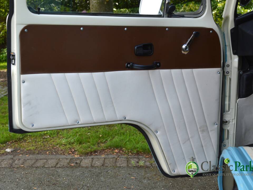 Bild 9/50 von Volkswagen T2b Camper (1976)
