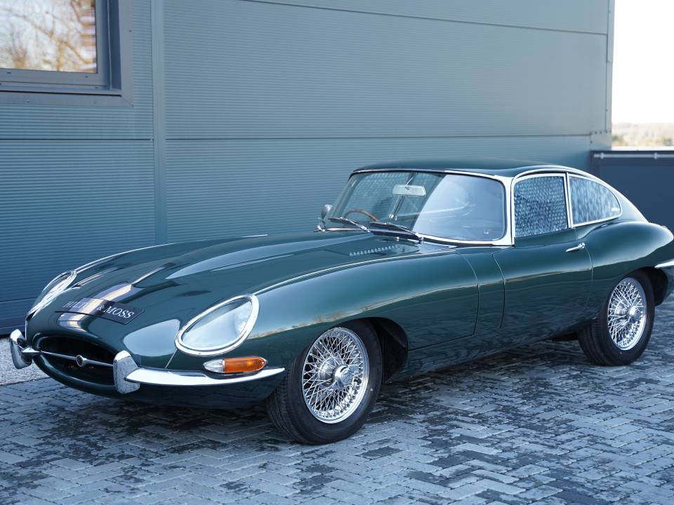Image 22/50 de Jaguar E-Type 4.2 (1967)
