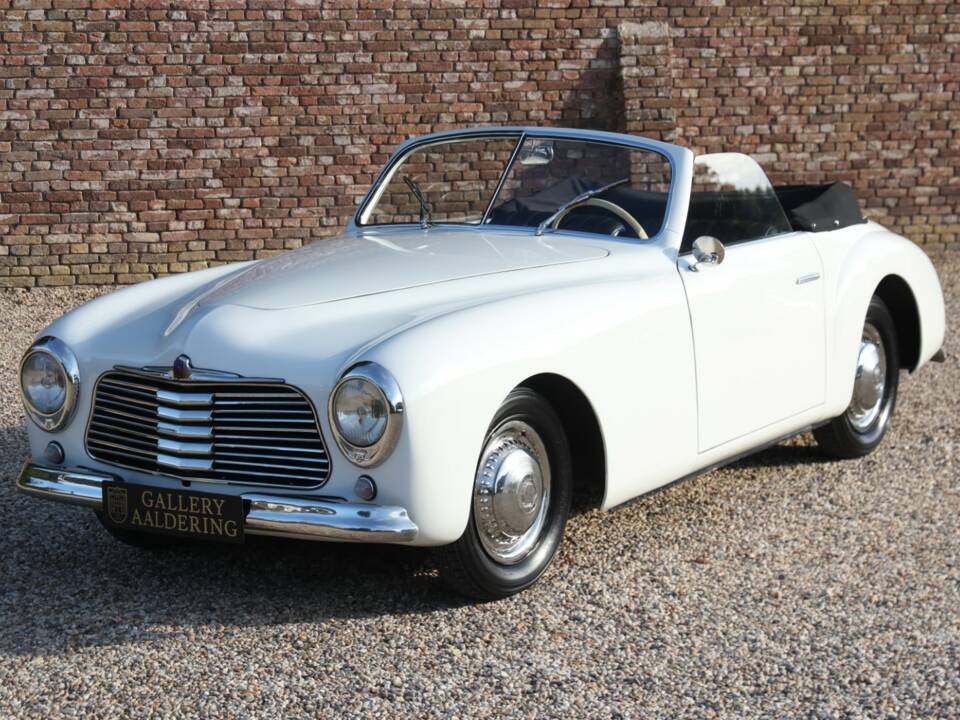 Image 12/50 of SIMCA 8 Sport (1950)