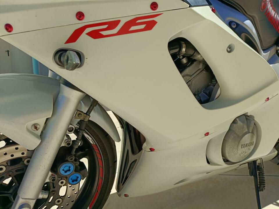 Image 25/47 of Yamaha DUMMY (2000)