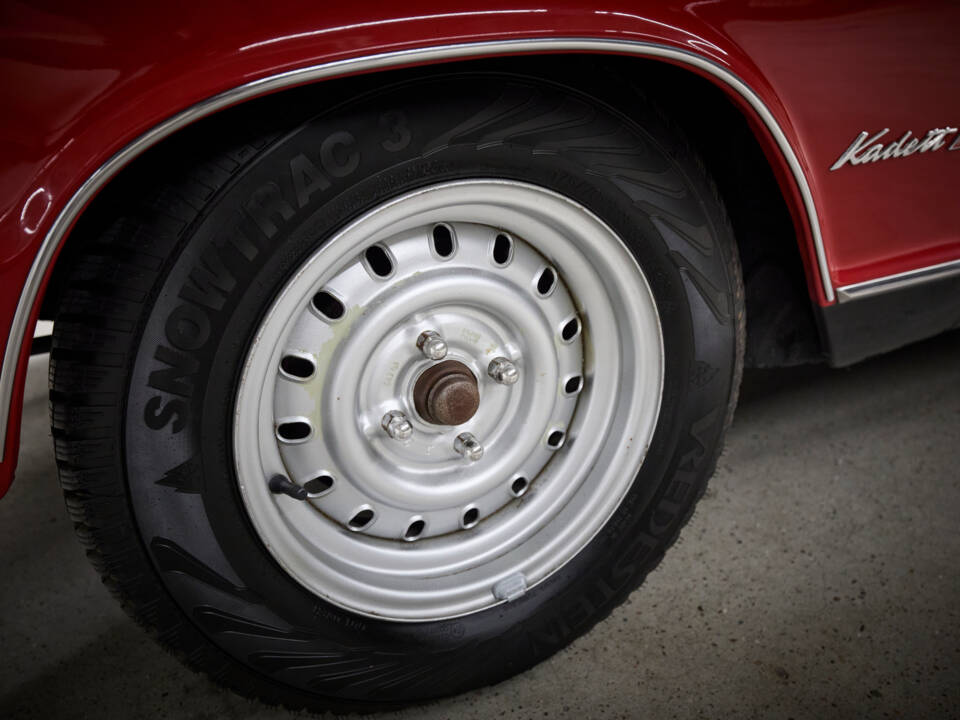 Image 32/98 de Opel Kadett 1,1 SR Rallye (1968)