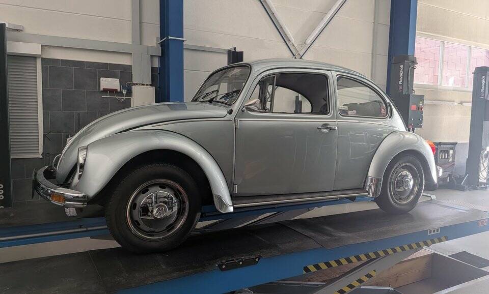Image 4/8 of Volkswagen Beetle 1300 (1984)