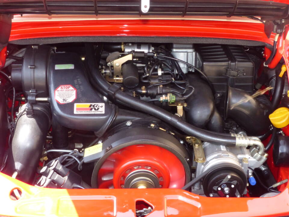 Image 16/30 of Porsche 911 Carrera 2 (1992)