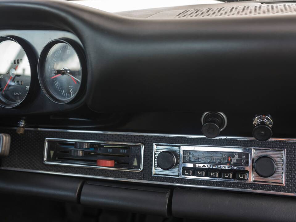 Bild 33/43 von Porsche 911 2.0 E (1969)