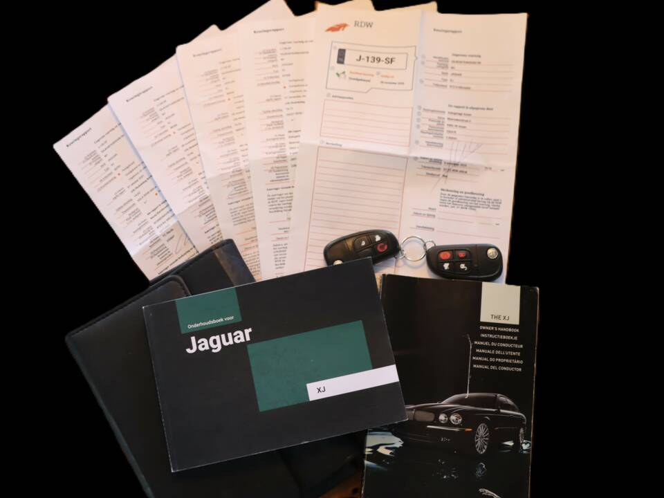 Imagen 7/50 de Jaguar XJ 8 4.2 (2006)