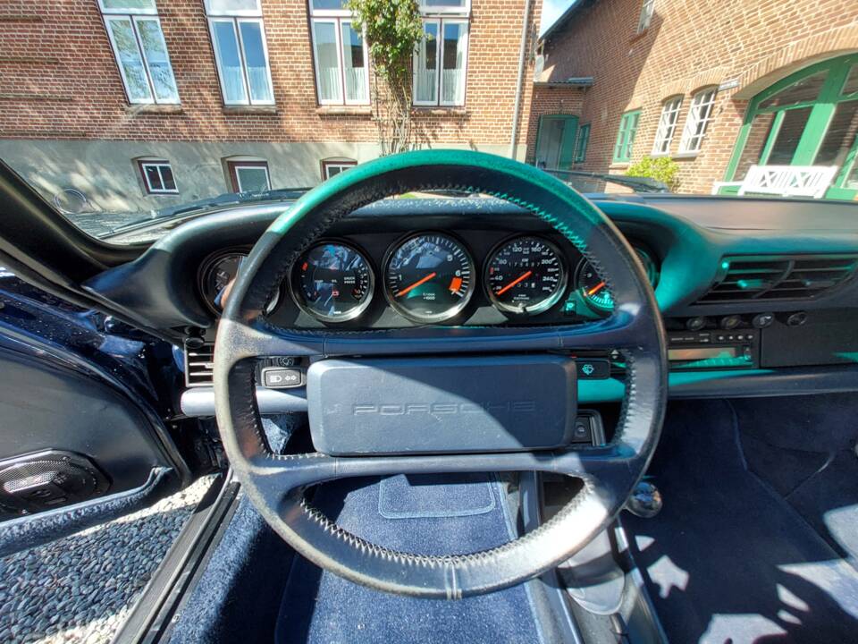Bild 12/15 von Porsche 911 Carrera 3.2 (1987)