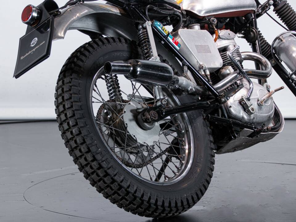 Bild 13/50 von BSA C 15 Scrambler (1963)
