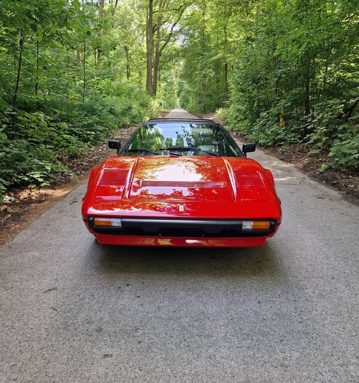 Image 2/82 of Ferrari 308 GTS Quattrovalvole (1983)