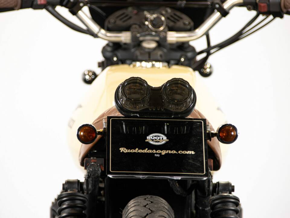 Image 12/50 of Moto Guzzi V 35 Imola II (1983)