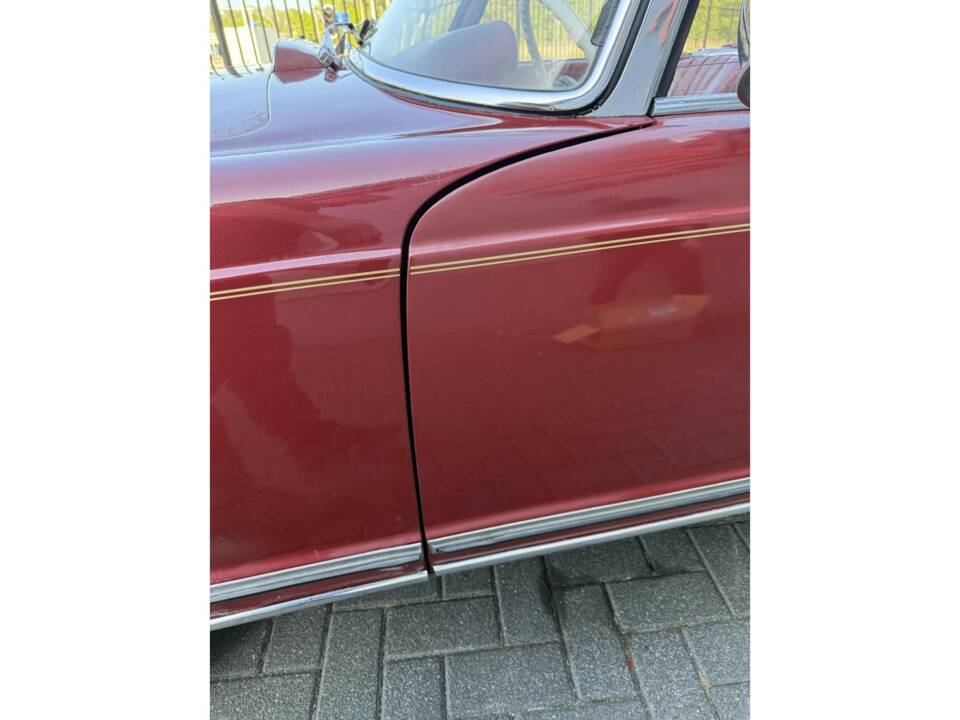 Image 27/50 of Mercedes-Benz 230 SL (1966)