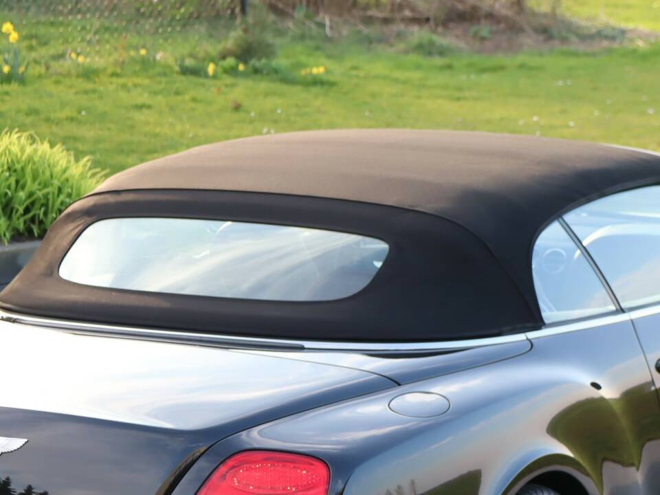 Bild 15/50 von Bentley Continental GTC (2007)