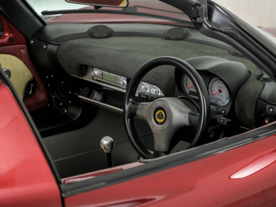 Image 33/50 of Lotus Elise (2003)