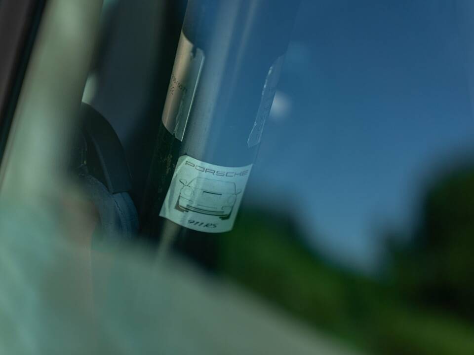 Image 18/50 de Porsche 911 Carrera RS (1991)