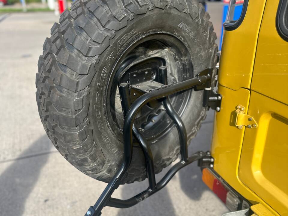 Image 3/24 of Toyota Land Cruiser BJ 40 (1979)