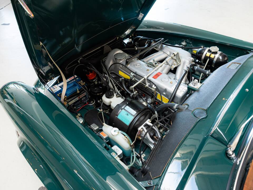 Immagine 29/32 di Mercedes-Benz 250 SL (1967)