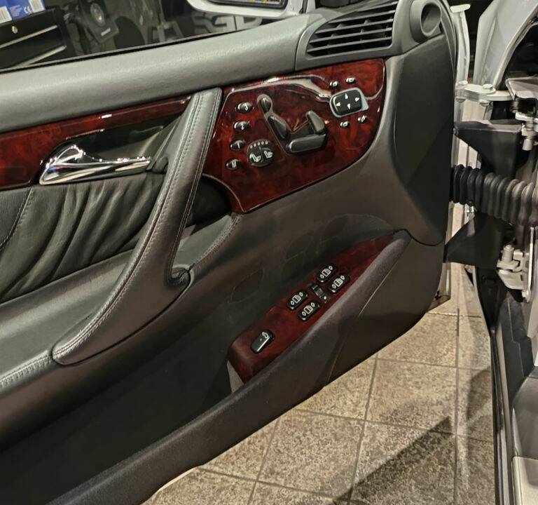 Bild 6/8 von Mercedes-Benz CL 600 (2000)