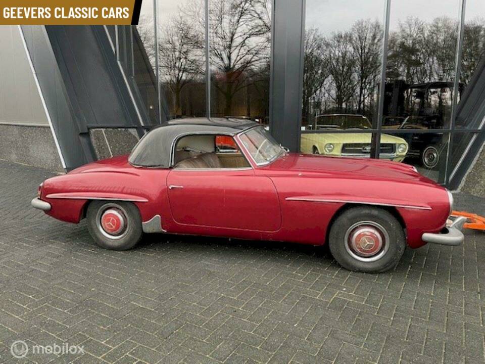 Afbeelding 2/12 van Mercedes-Benz 190 SL (1957)