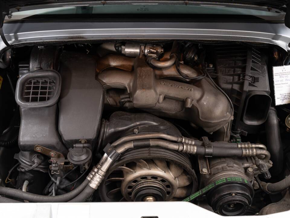 Image 29/32 de Porsche 911 Carrera 4S (1998)