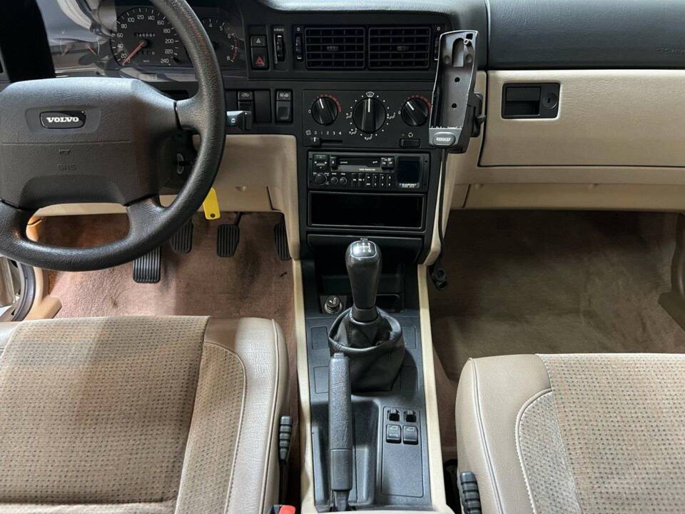 Bild 14/15 von Volvo 850 2.5-10V (1994)