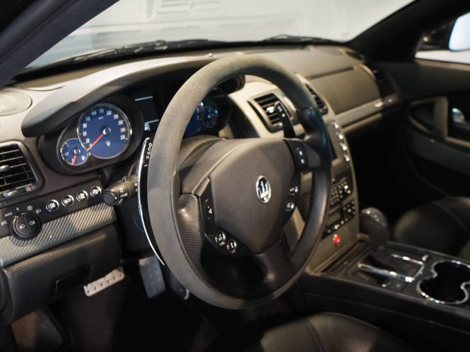 Image 7/23 of Maserati Quattroporte Sport GT S 4.7 (2012)