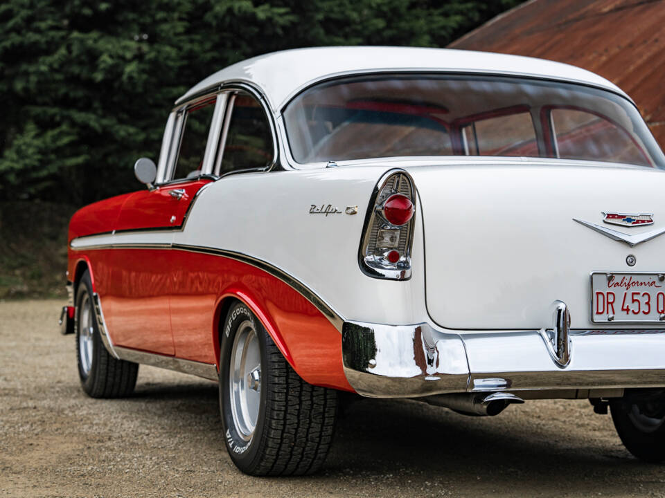 Image 16/44 of Chevrolet Bel Air Hardtop Coupe (1956)