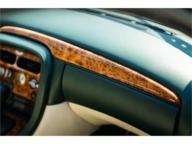 Image 19/43 of Aston Martin DB 7 GTA (2003)