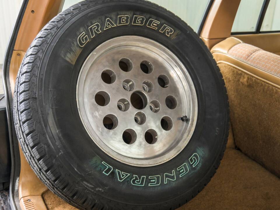 Bild 40/50 von Jeep Cherokee 2.8L V6 (1986)