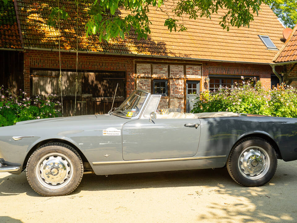 Afbeelding 11/77 van Alfa Romeo 2600 Spider (1963)