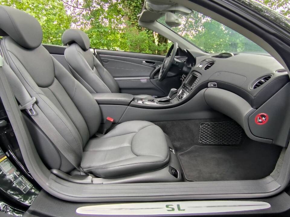 Imagen 25/58 de Mercedes-Benz SL 350 (2005)