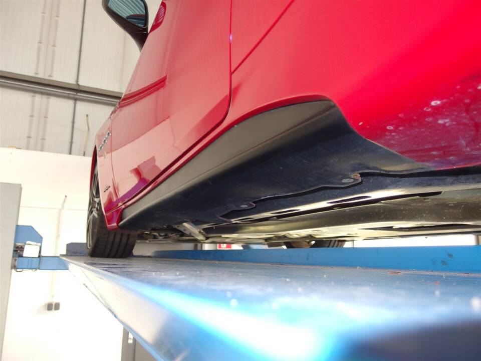 Image 86/99 of Maserati GranCabrio Sport (2015)