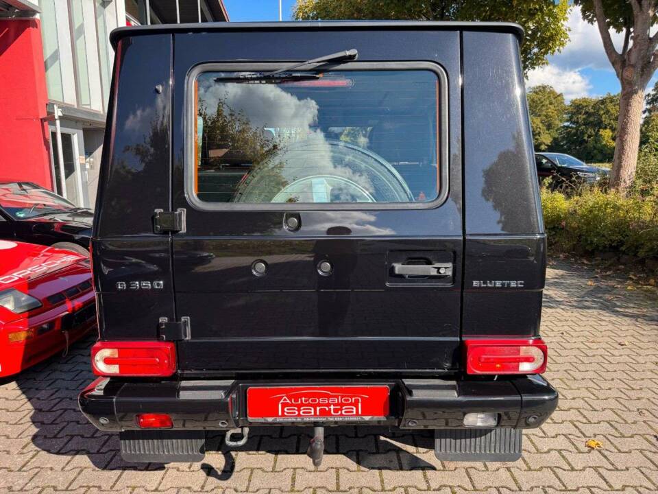 Image 4/18 of Mercedes-Benz G 350 Bluetec (SWB) (2011)