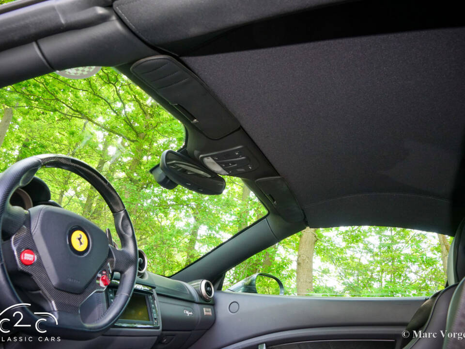 Image 14/85 de Ferrari California (2010)