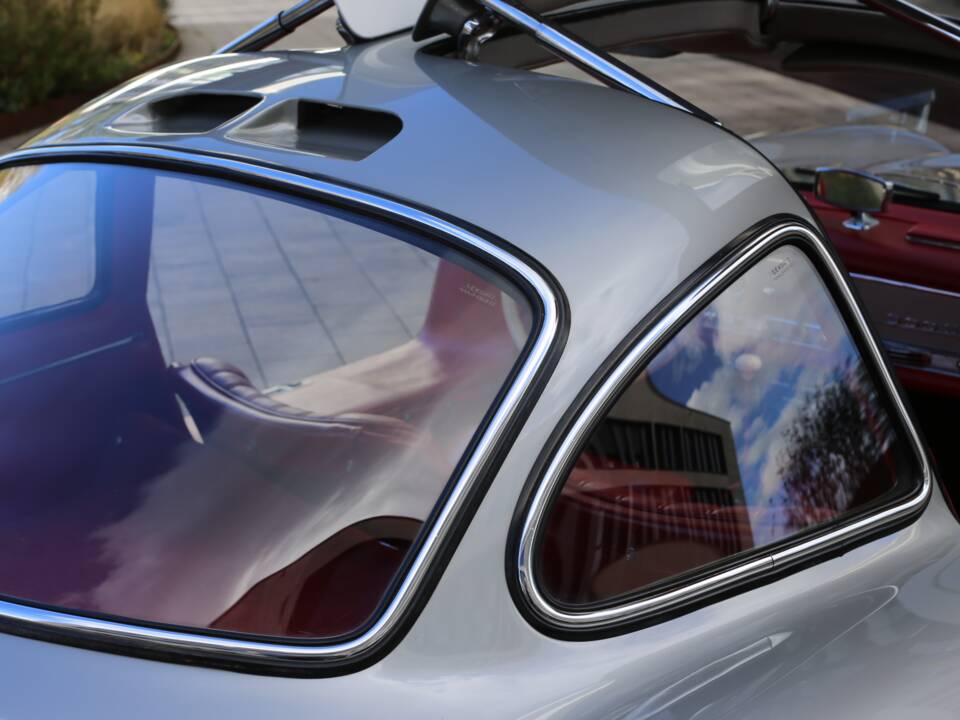Image 18/37 of Mercedes-Benz 300 SL "Gullwing" (1954)
