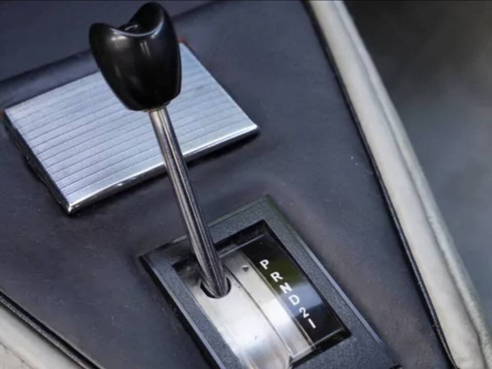 Image 31/37 of Rover 3.5 Litre Coupe (1970)