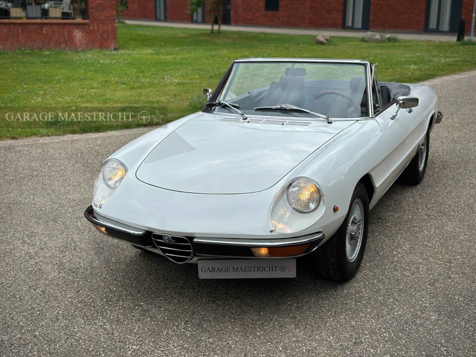 Image 9/95 of Alfa Romeo 2000 Spider Veloce (1980)