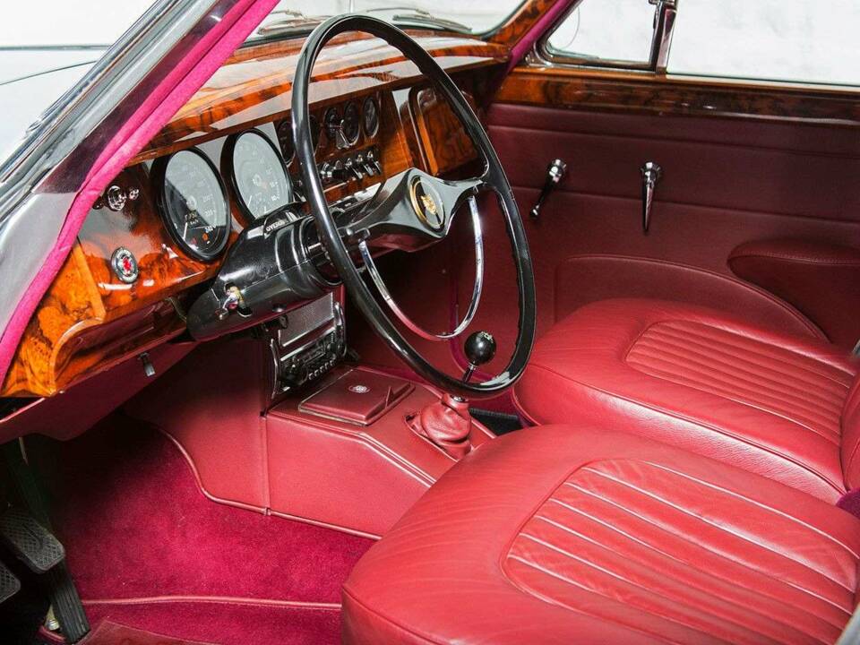 Image 15/20 of Jaguar Mk II 3.8 (1962)