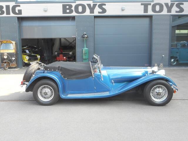 Image 14/27 of Panther J 72 (1980)