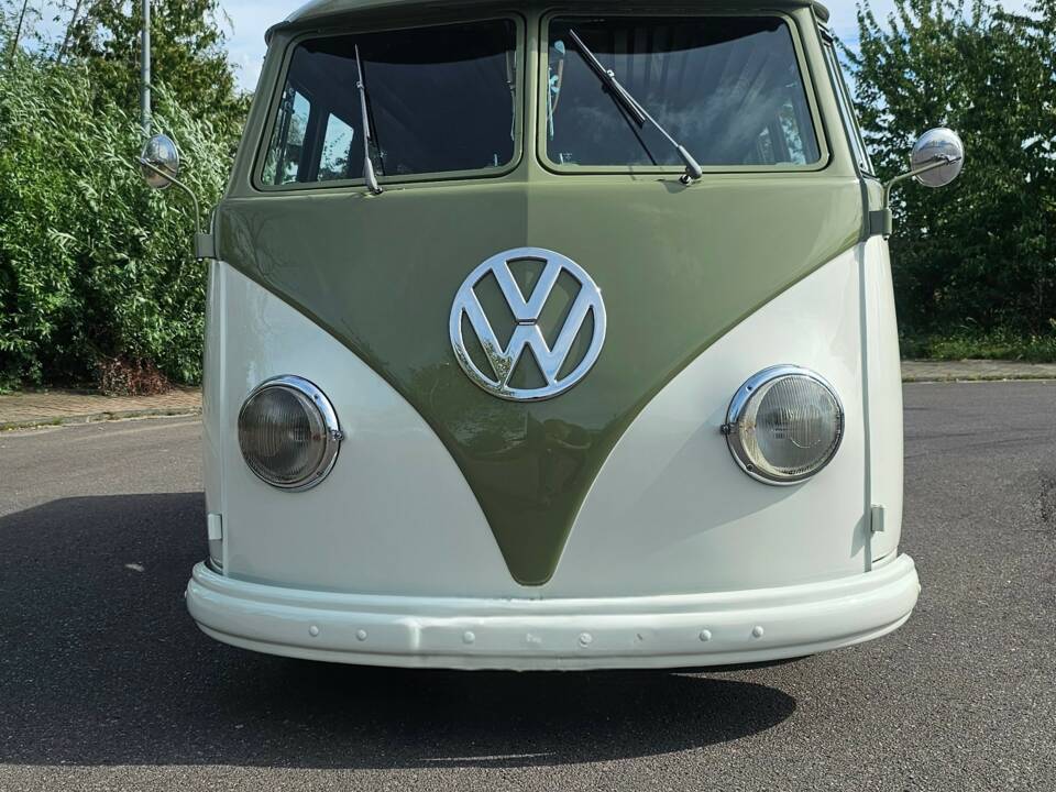 Image 2/30 of Volkswagen T1 Samba 1.2 (1959)