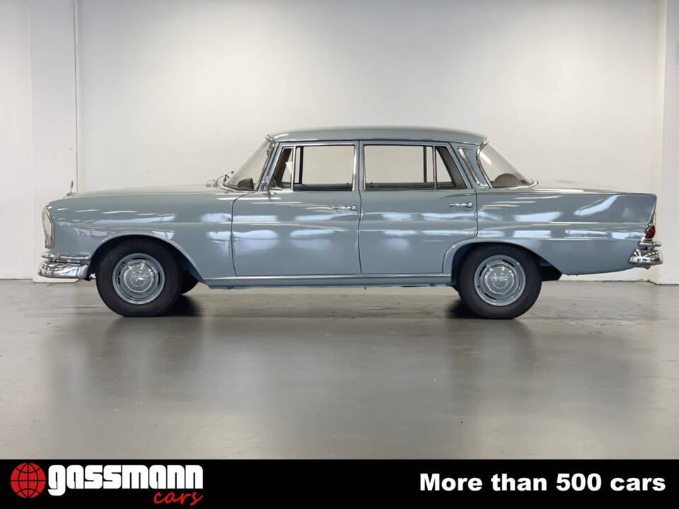 Bild 4/15 von Mercedes-Benz 220 SE b (1963)